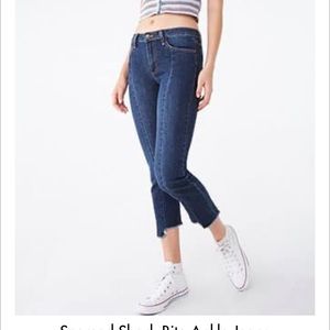 F21 blue textured mid rise cropped jeans